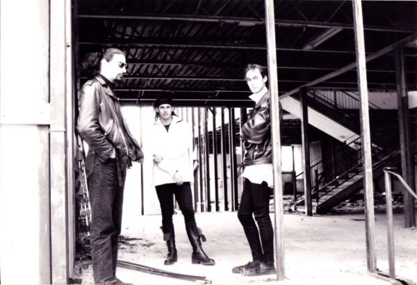 Alice In Dreams - ANALOG HORROR