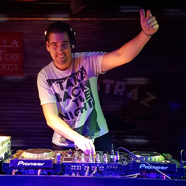 BassCrasher - Happy Hands Up 2007  : : www.happydancedeejayz.hu : :