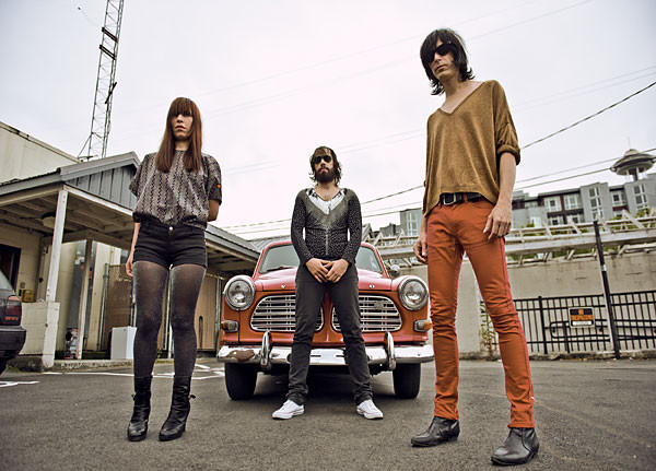 Capsula (band) - Communication