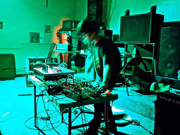 Headboggle - Music Easel Demo In Hi-Fi Digital