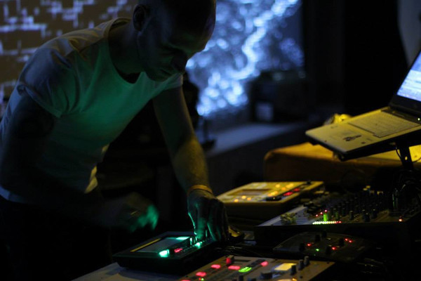 Laslowb aka Synus0006 - SQR Fader