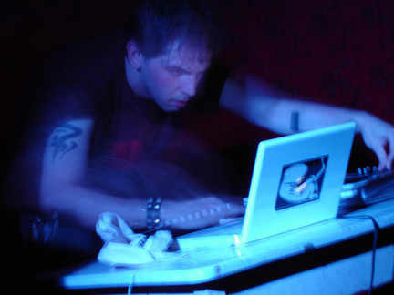 Mad Noise Project - FM WHITE 2013 (track 2)
