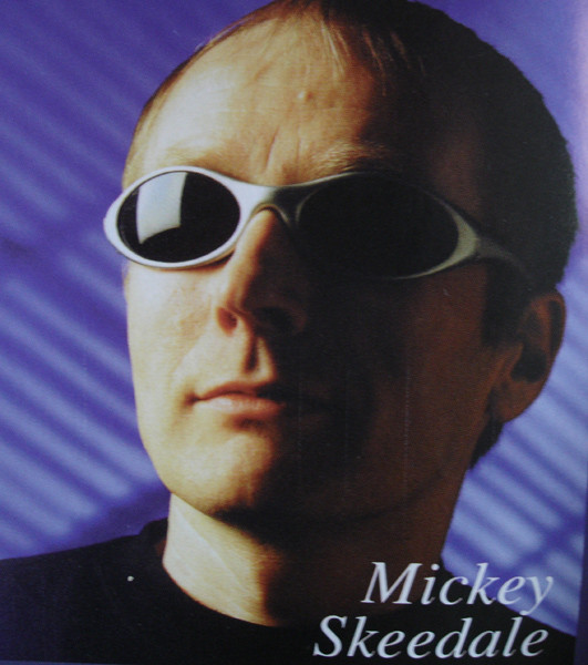 Mickey Skeedale - Close Your Eyes