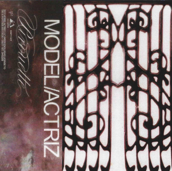 Model/Actriz - Crossing Guard