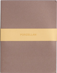Porzellan - a white wall & a tree