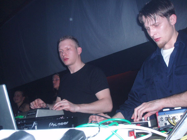 Robert Natus & Arkus P. - Hermosa (Hard Version)