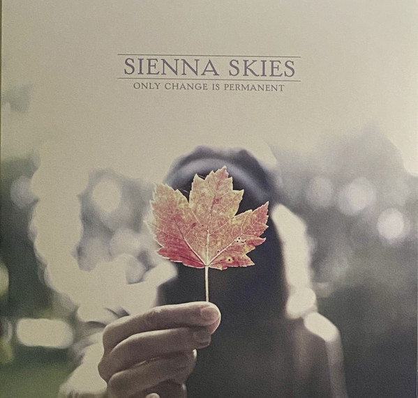Sienna Skies - Heartquake!