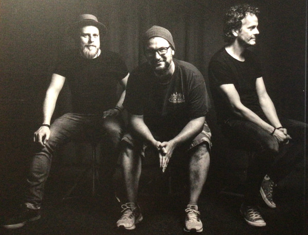 Soundwalls - Blue travel