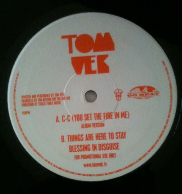 Tom Vek - C-C (You Set The Fire In Me)