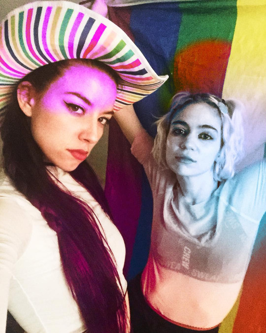 Trashique (Grimes x HANA) - Dark Come Soon
